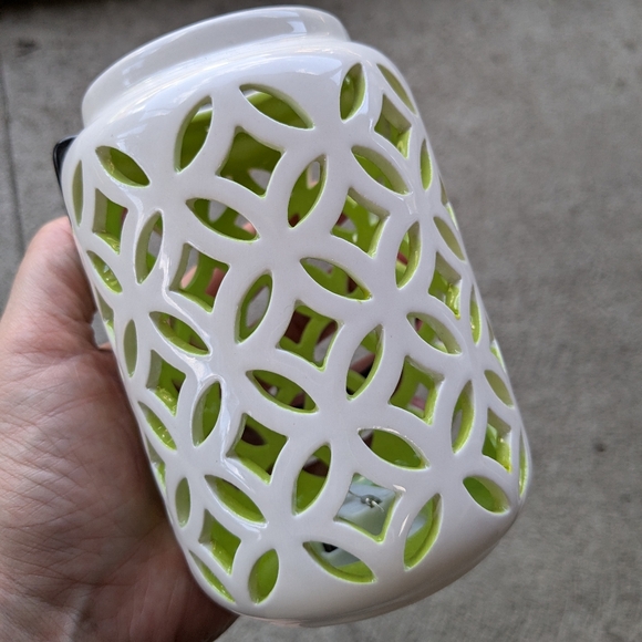 Pier 1 Small ceramic outdoor lantern with light white outside & green on inside - Picture 5 of 6